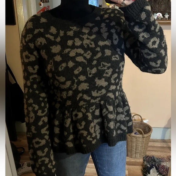 SEA New York Sweater Peplum M Leopard Cheetah Gray Alpaca Print Knit Animal Med - Picture 3 of 4